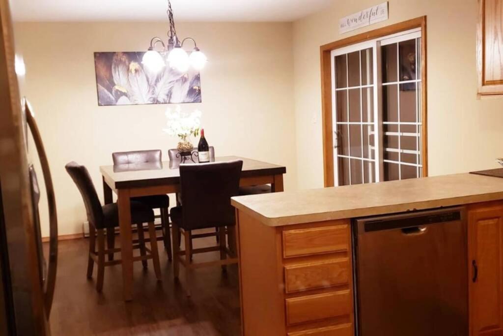 *Amenity-Filled Waterfront Oasis @Saw Creek Estates Near Waterfalls And Hiking* East Stroudsburg Exteriör bild