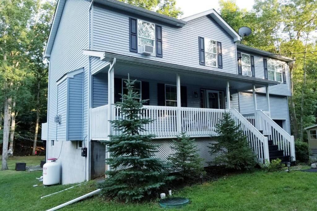 *Amenity-Filled Waterfront Oasis @Saw Creek Estates Near Waterfalls And Hiking* East Stroudsburg Exteriör bild